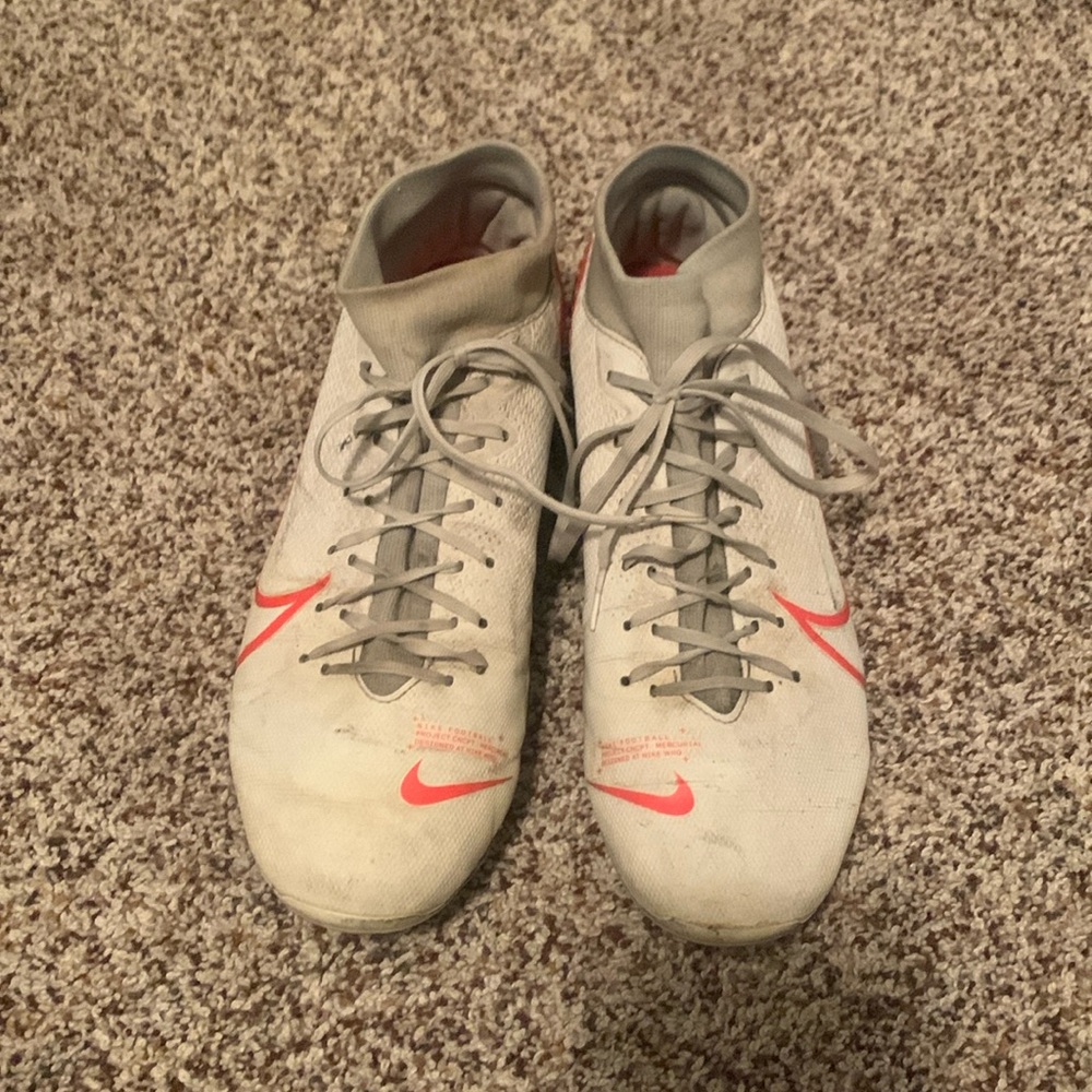 Women’s soccer cleats